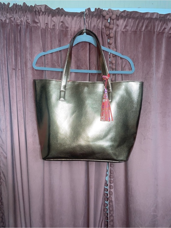 BOHO CHIC Handbags - Metallic Gold Tote Bag with Tassel